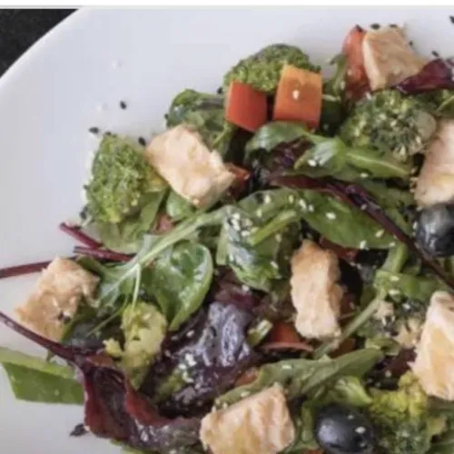 Salata cu somon copt    260g