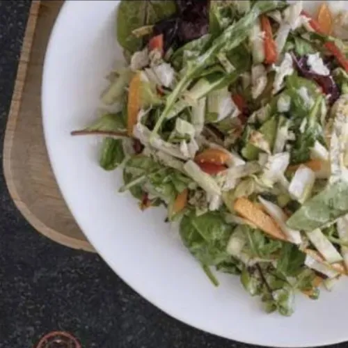 Salata cu Pui si taietei de omleta    260g